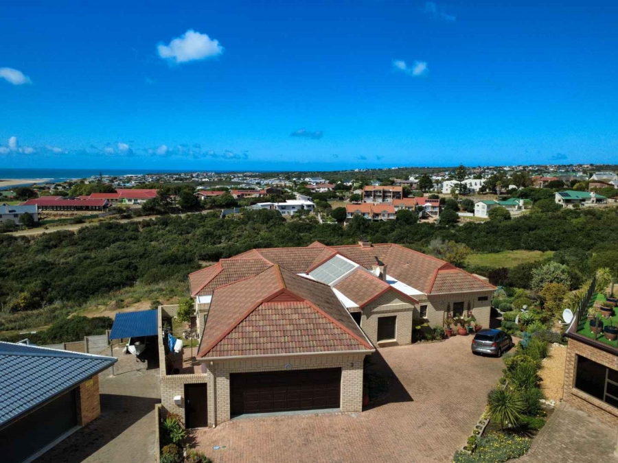4 Bedroom Property for Sale in Stilbaai Wes Western Cape